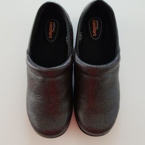 safeTstep Comfort womens brown clogs sz 8.5